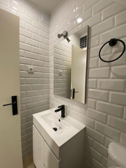 Artistic Digital Getaway - Patio & Great Location! Apartment Lisabona Exterior foto